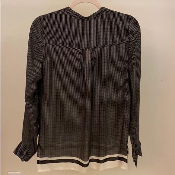 Vince 100% silk blouse with hidden buttons - Picture 2 of 6